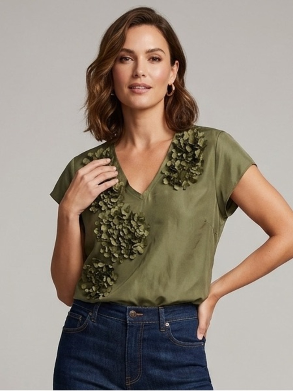 Floral Appliqué V-Neck Short Sleeve Tee in Olive Green